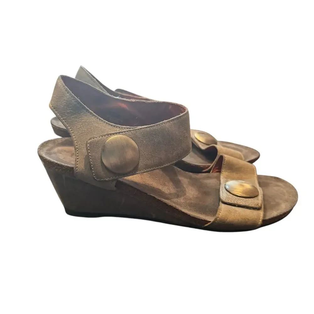 Taos Footwear Women's 42 11 -11.5 Carousel Wedge Adjustable Straps Sandals